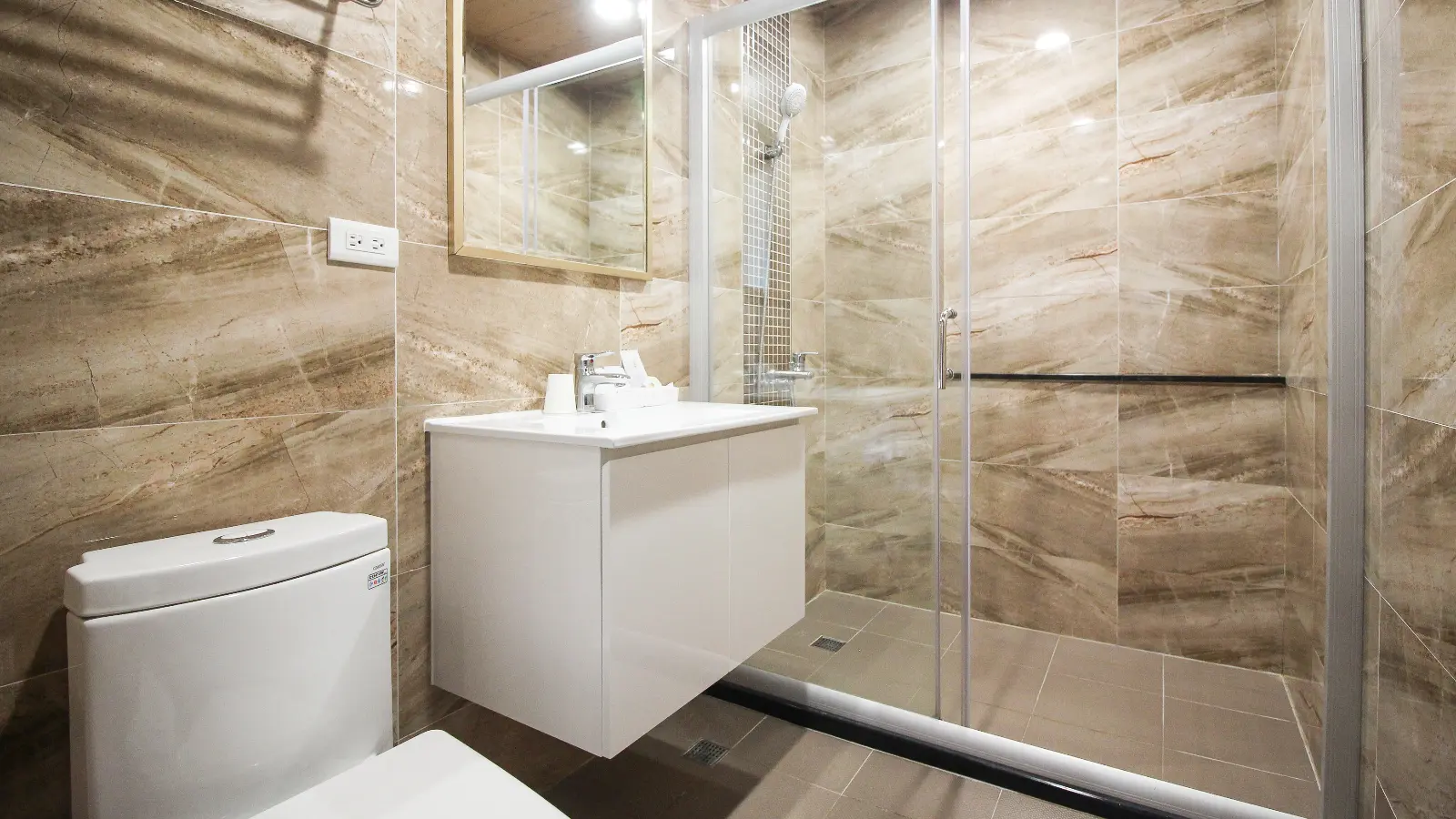 302房乾濕分離衛浴