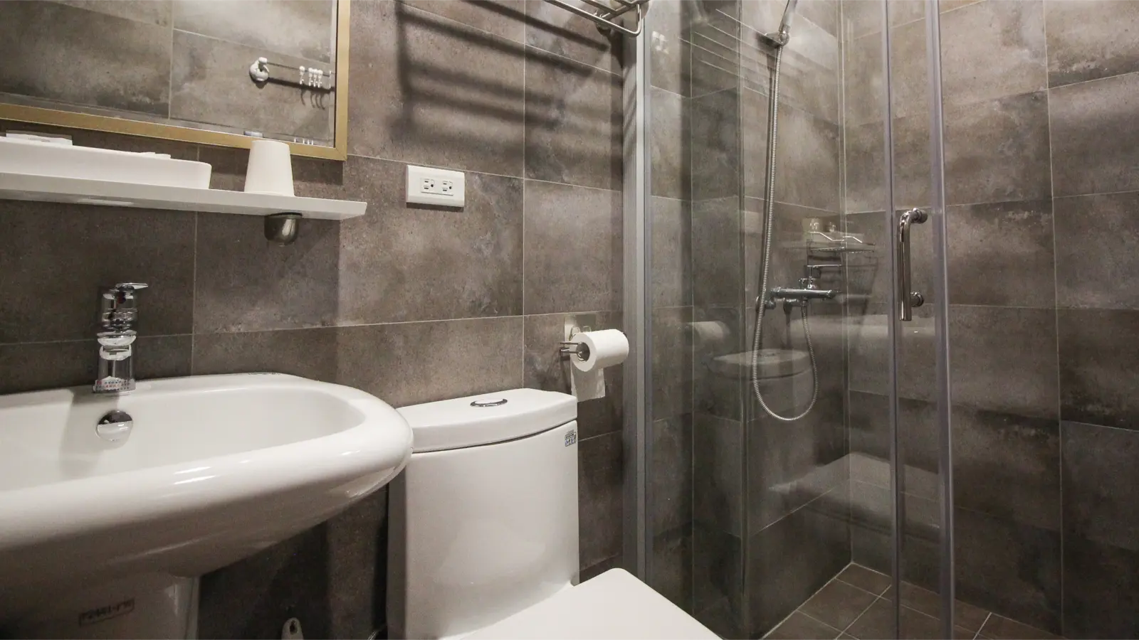 305二人房乾濕分離衛浴